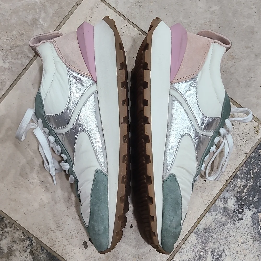 Voile Blanche Green and Cream Athletic Shoes